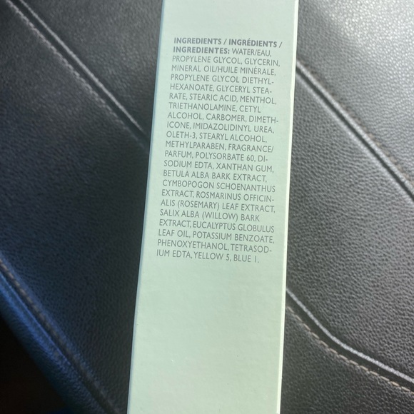 Energetic Lotion with fuzzy cozy socks - Picture 2 of 5